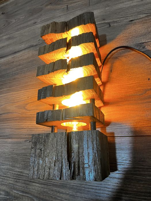 Lampa ( veioza) din lemn masiv vechi