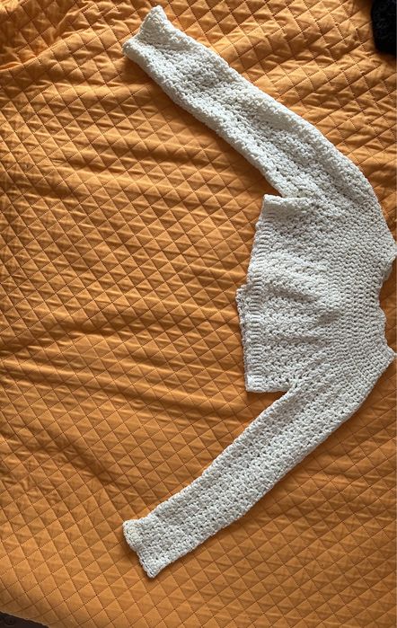 Bolero cu maneca lunga ( lucrat manual )