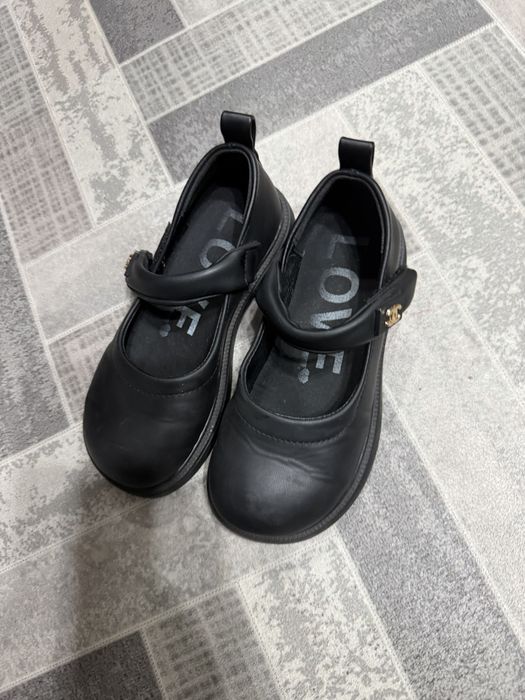 Продам детские туфли