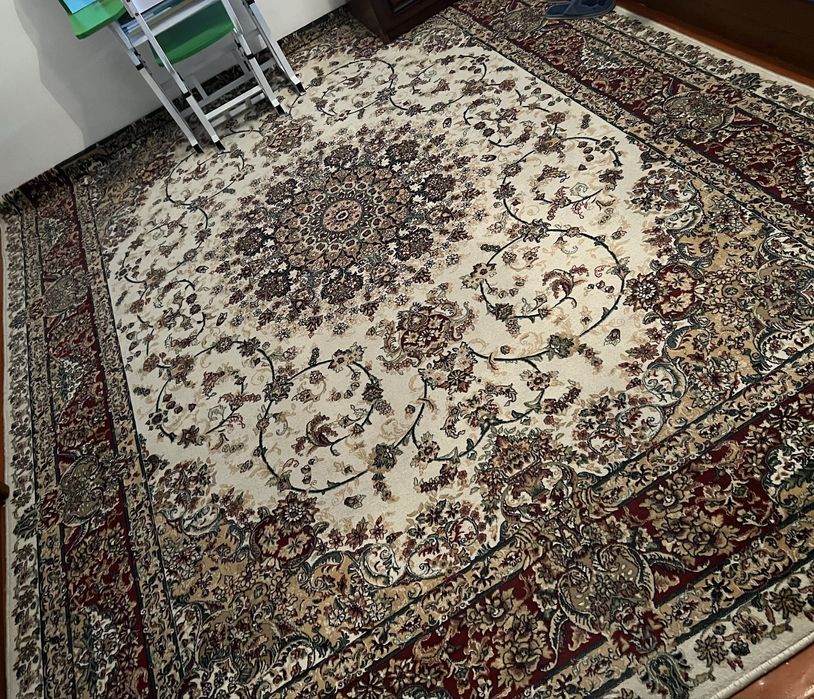 Продается красивый ковер