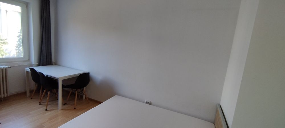 Proprietar inchiriez apartament 3 camere