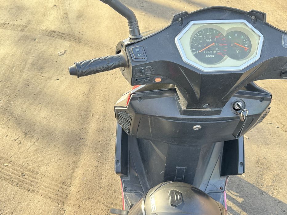 Продам скутер 150 кубов