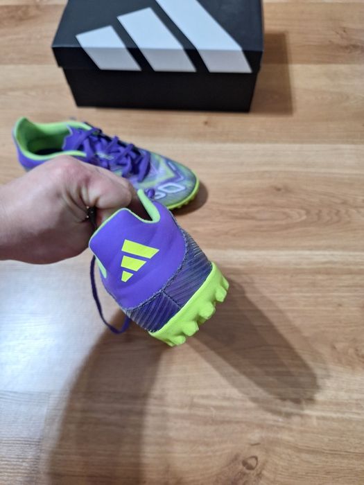 Ghete fotbal adidas 41,5