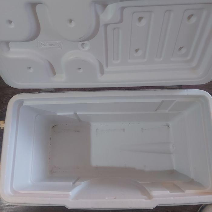 Хладилна кутия Coleman 70 quart Xtreme Marine White