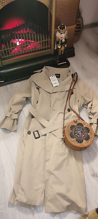 Trenci clasic Zara cu eticheta mărimea XS bej, model actual