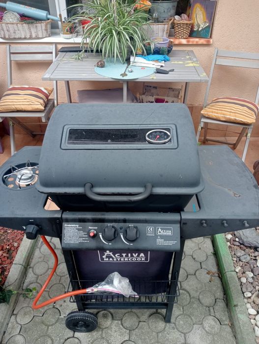 Gril mobil curte pe  Gaz Adus recent Austria