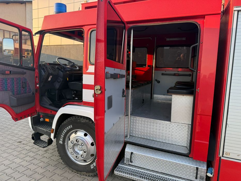 Mașina de Pompieri Mercedes, echipata și înmatriculată, 3000 Litri