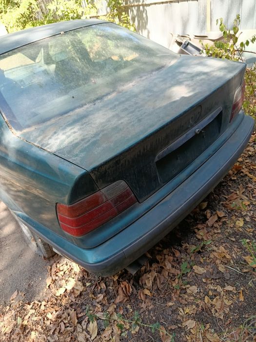 Продам BMW 320   .