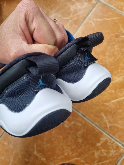 Adidasi Jordan marime 28.5