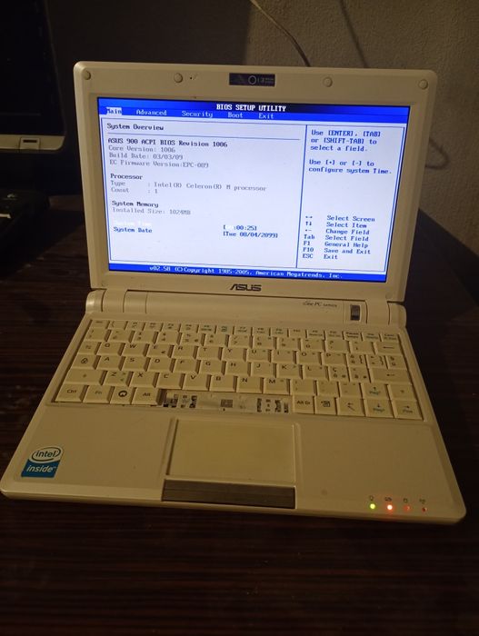 Vând laptop Asus E pc