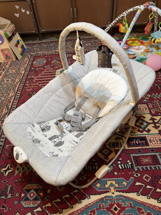 Продаю детский шезлонг Joie Wish (модель B1707)