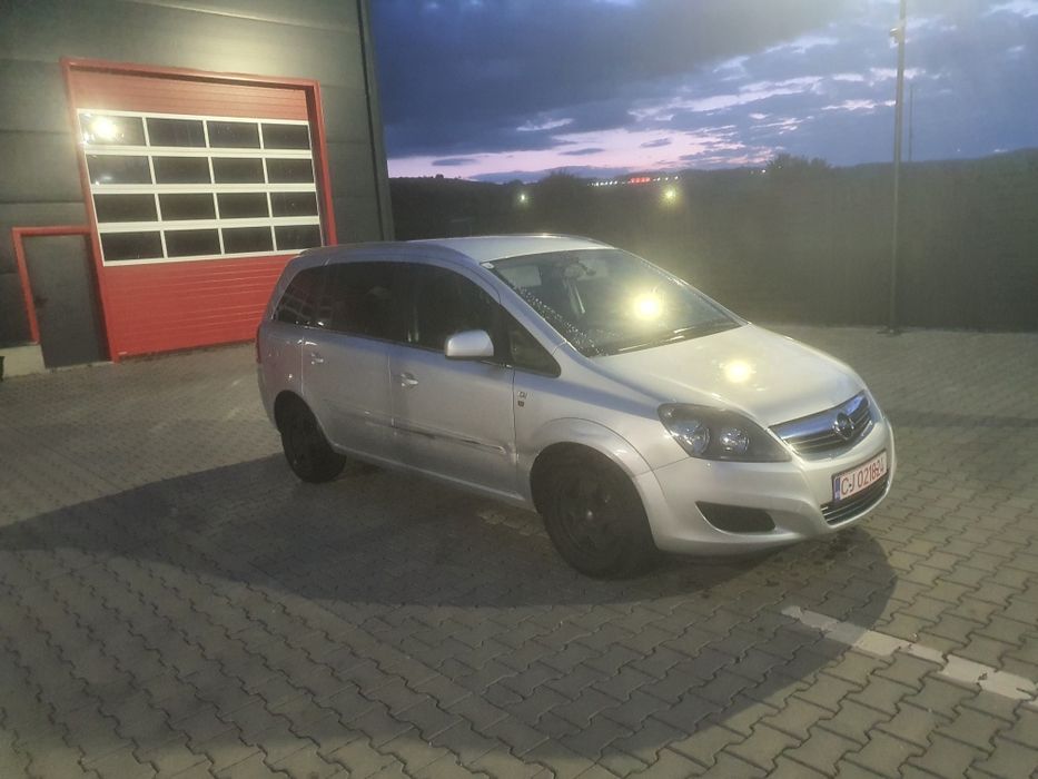 VÂND Opel zafira urgent 1.7 diesel eco flex 2010