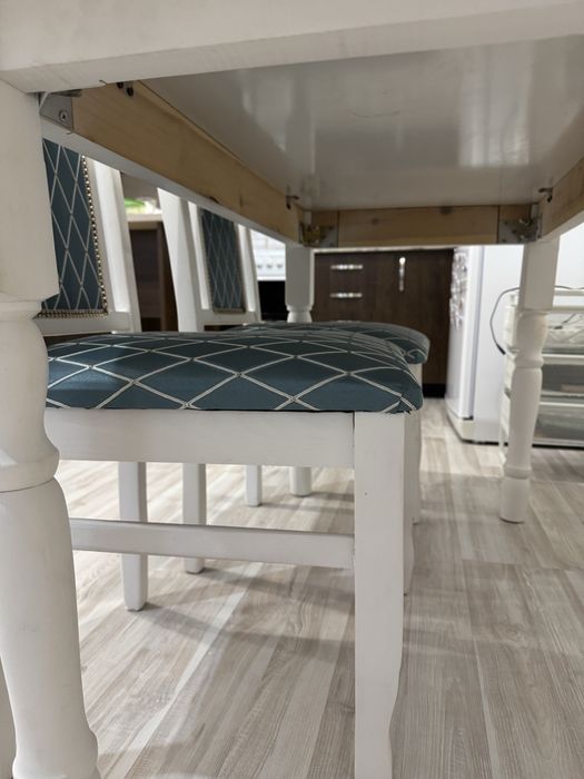 Продам обеденный стол