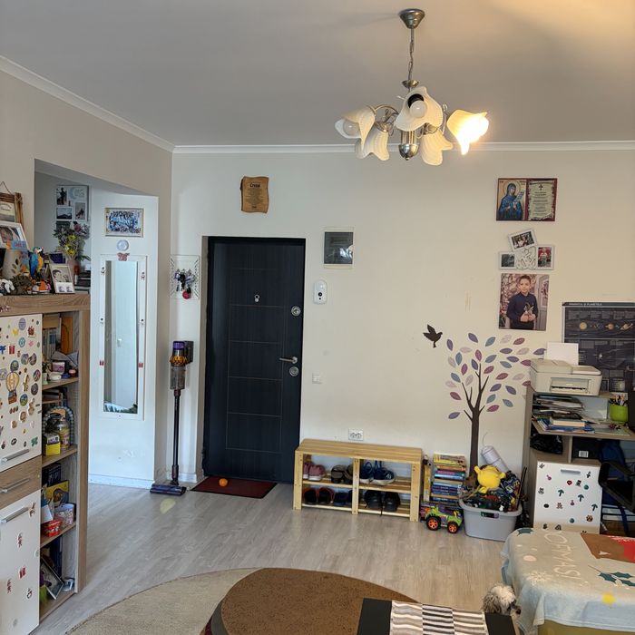 Apartament cu 2 camere de vanzare.