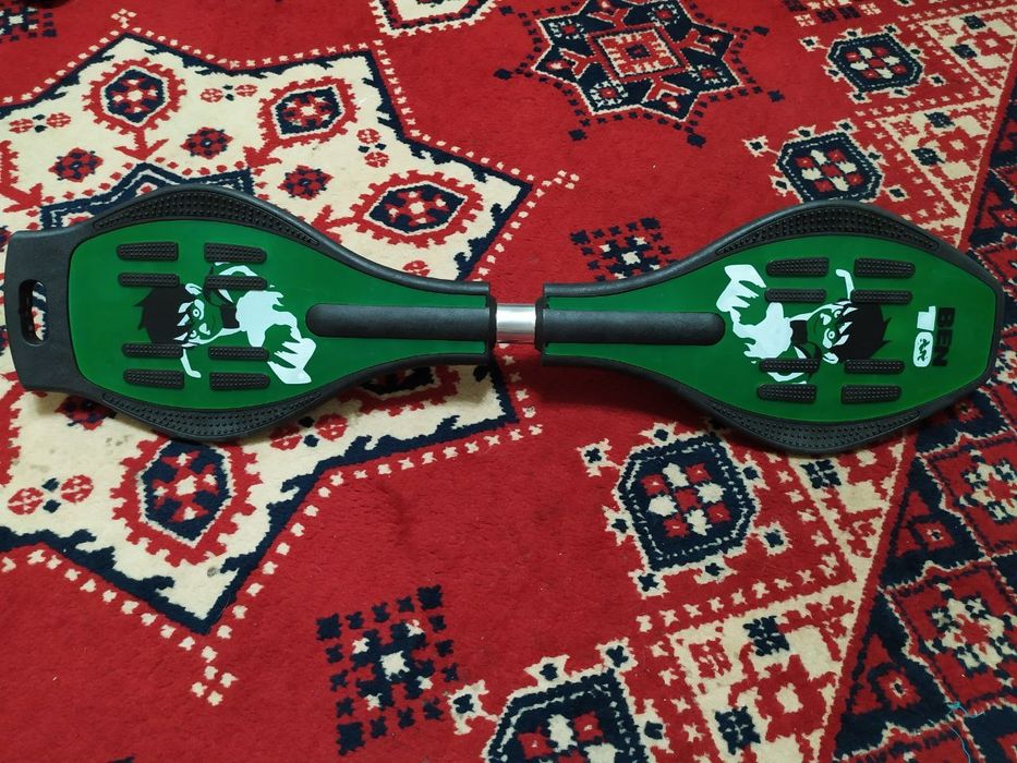 Роллерсёрф (скейтборд бабочка 2-х колесный)