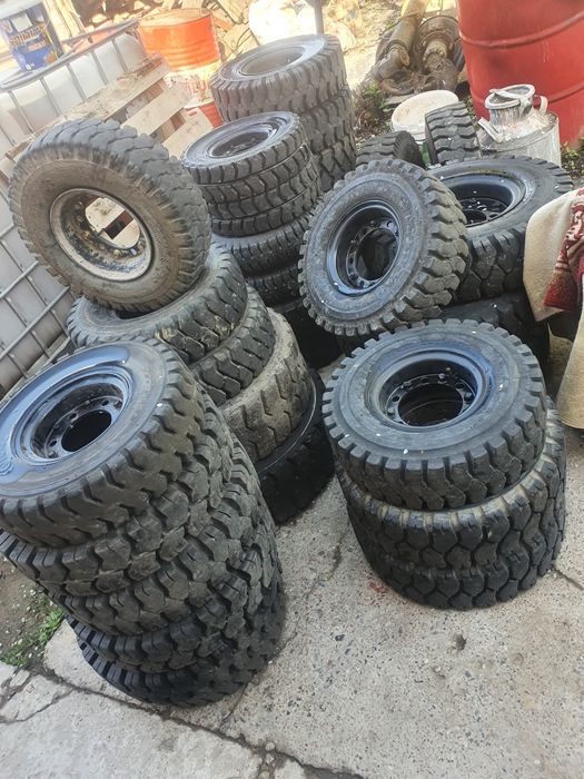 Продам шины для погрузчика вилочного