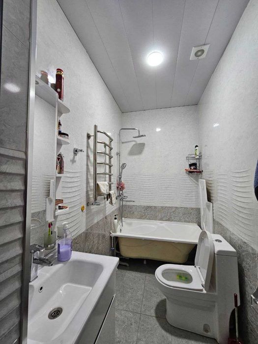 Сергели. Кумарык махалля. 3 сотихда 10 хонали 2 каватли зор уй сотаман