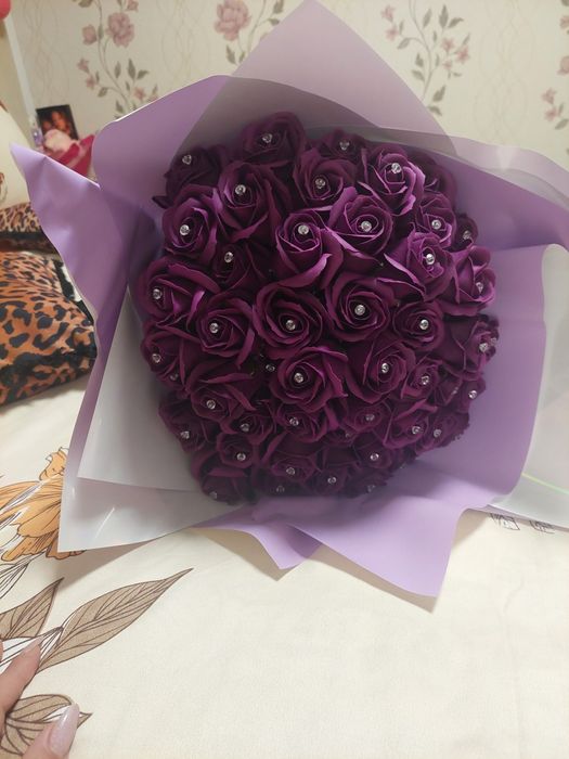 Buchete trandafiri satin