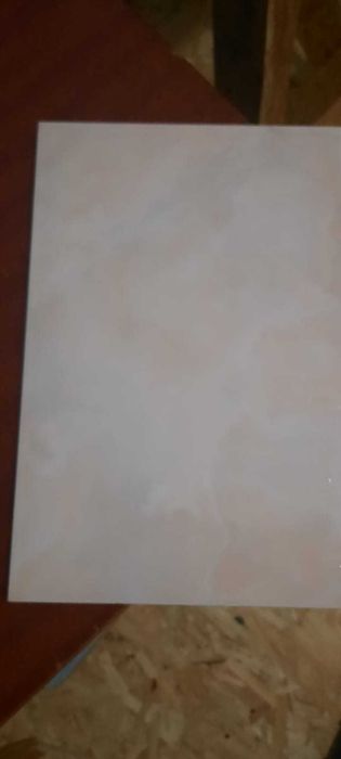 Продам плитку керамическую б/у