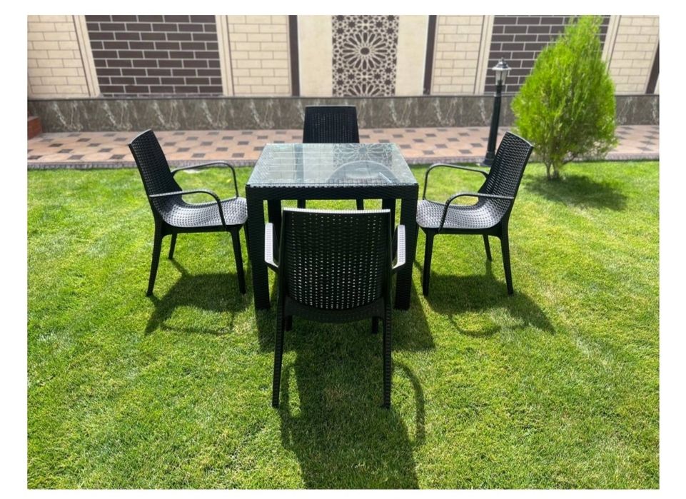 Столы стулья для кафе баров ресторанов