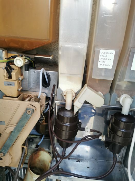 Вендинг Зануси Лх с нова врата добро състояние.