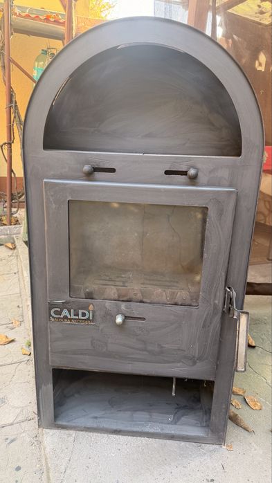 Semineu  pe lemne Caldi