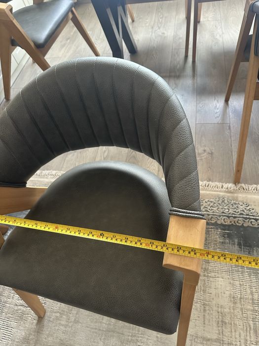 Дървени Масивни столове