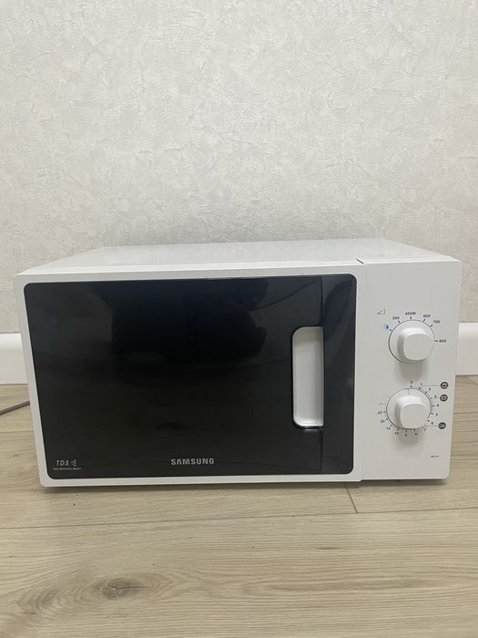 Vand cuptor microunde Samsung ME71A 800w