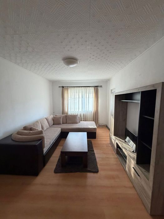 Închiriez apartament