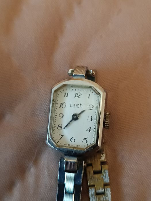 Дамски часовници LUCN и CROWN