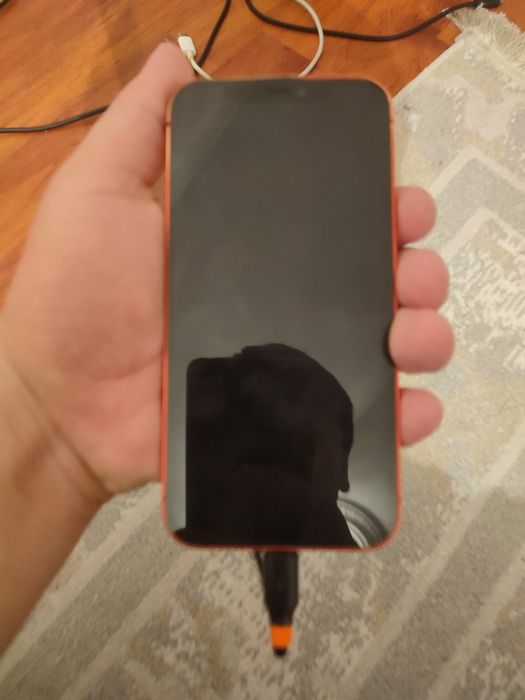 iPhone 12 заблокированный