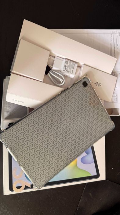 Tabletă Samsung S6 Lite cu S‑Pen+ 2 huse cadou, ca noua pachet complet