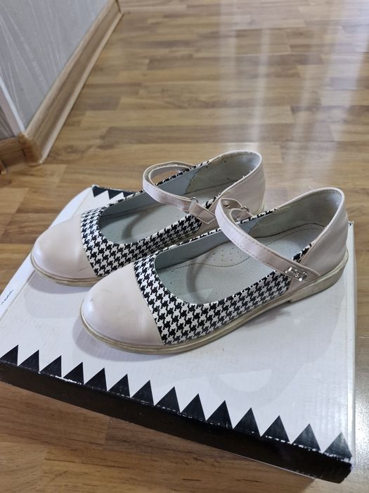 Продам туфли детские