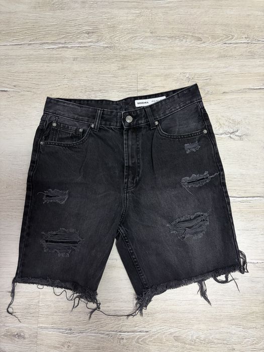 Blugi rupti Scurti Bershka