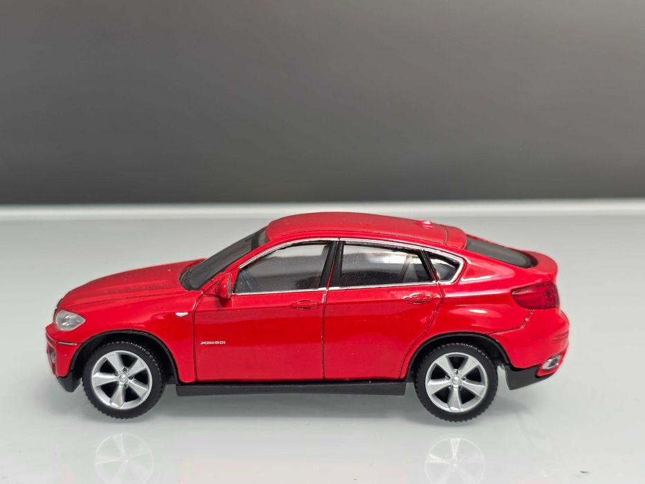 Macheta Auto 1/43 Welly BMW X6