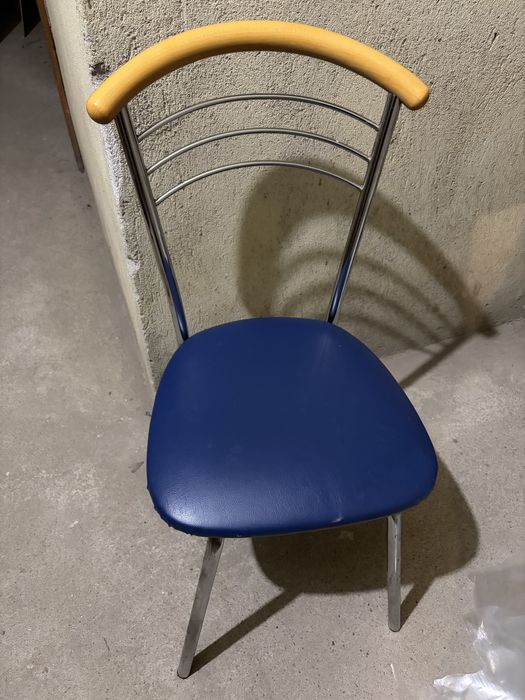 Маса с 4 стола добро състояние