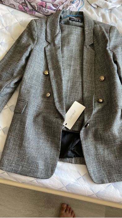 Новый деловой костюм 38 р