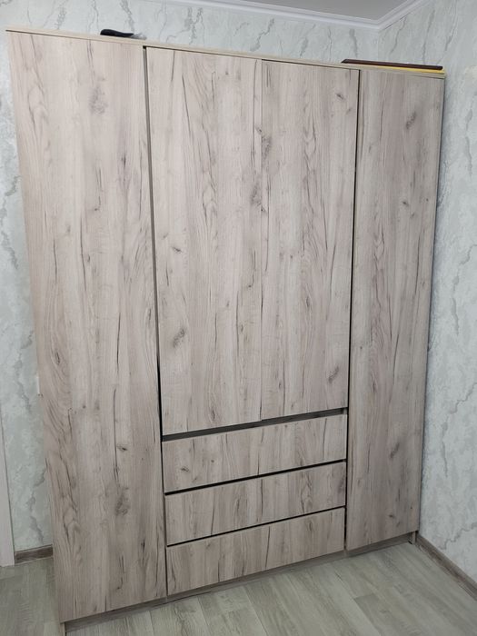 Продам шкаф новый. Торг.