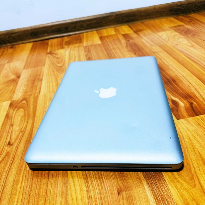 Laptop Apple MacBook Pro, IntelCore i5 , 500GB, Tastatura Iluminata