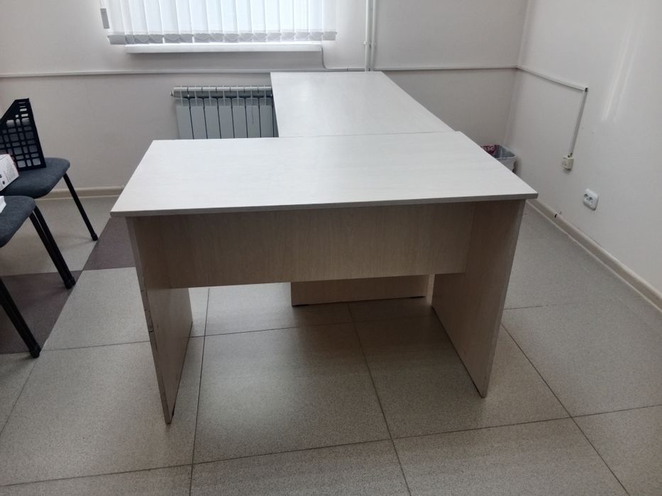Продам офисные столы