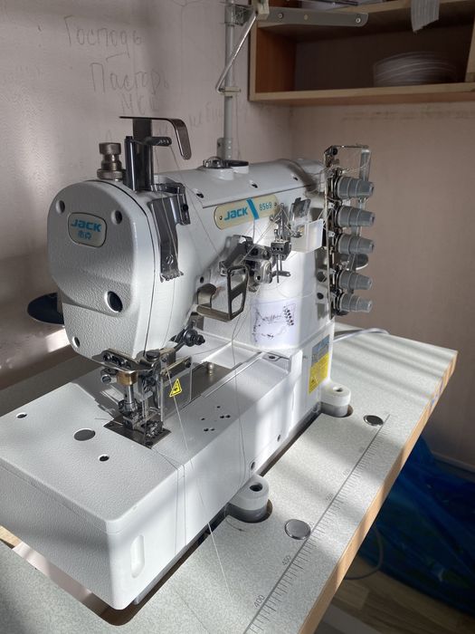 Продается швейная машинка новая