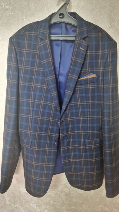 Костюм продаётся