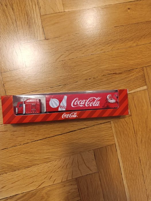 Коледни Кока Кола камиончета