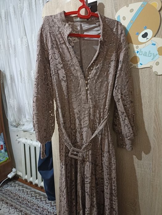 Kiyganda judda nejniy asal bolib barbie bolib qoladigan kiyim.qōllarik