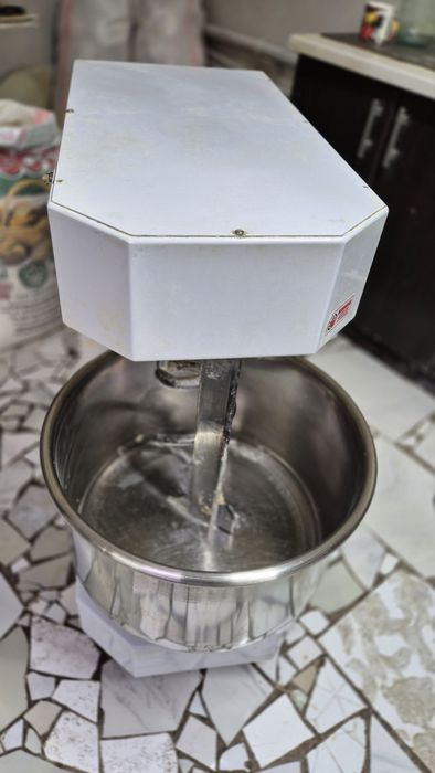 Тестомес на 20 литров