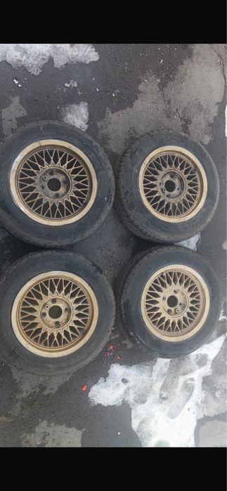 Продам срочно резина почти новый