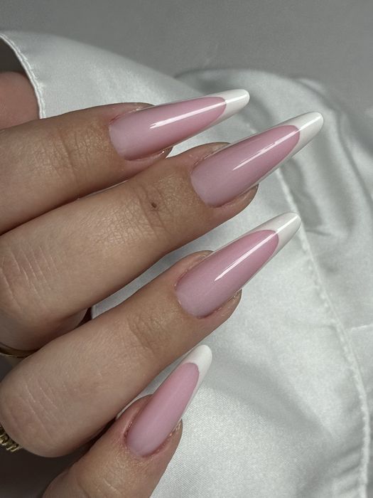 Unghii cu gel si semi