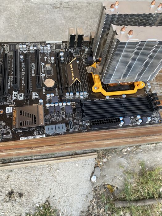 Vand placa de baza asrock 990 fx extreme3