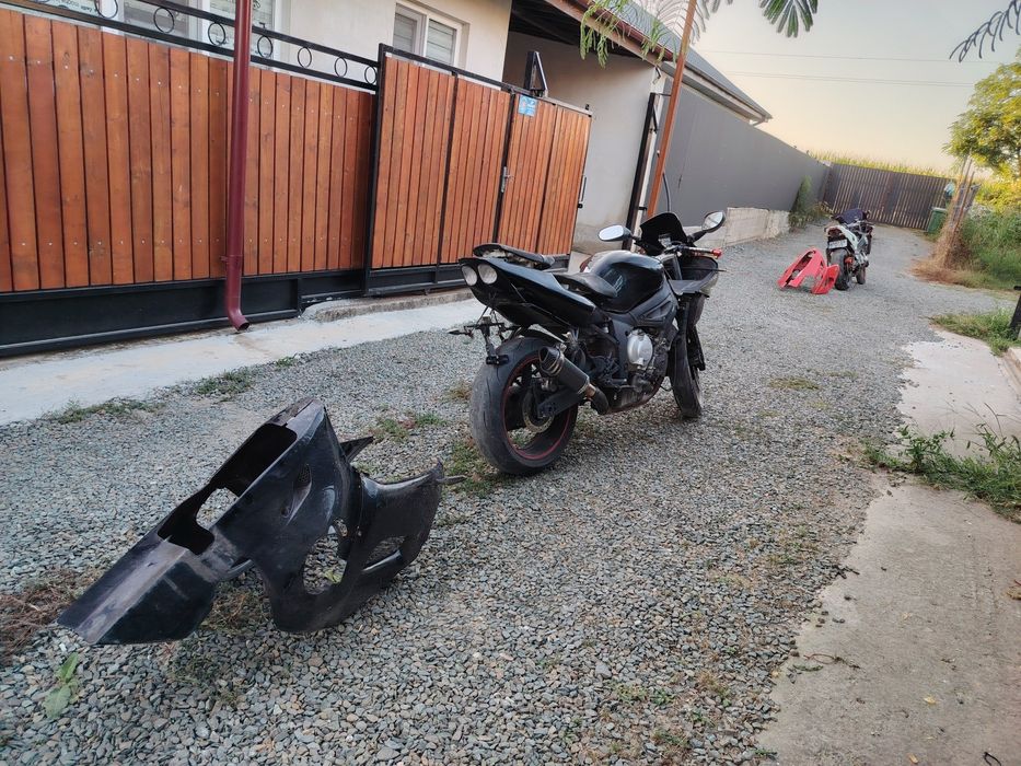 Piese Yamaha R6 2002