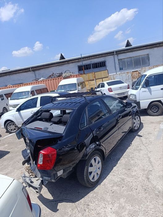 moshina orqadan urilgan